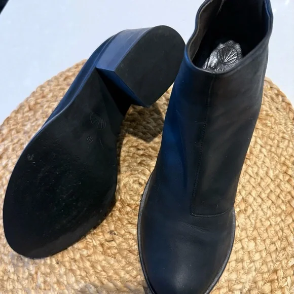 COCLICO Booties - Picture 3 of 5